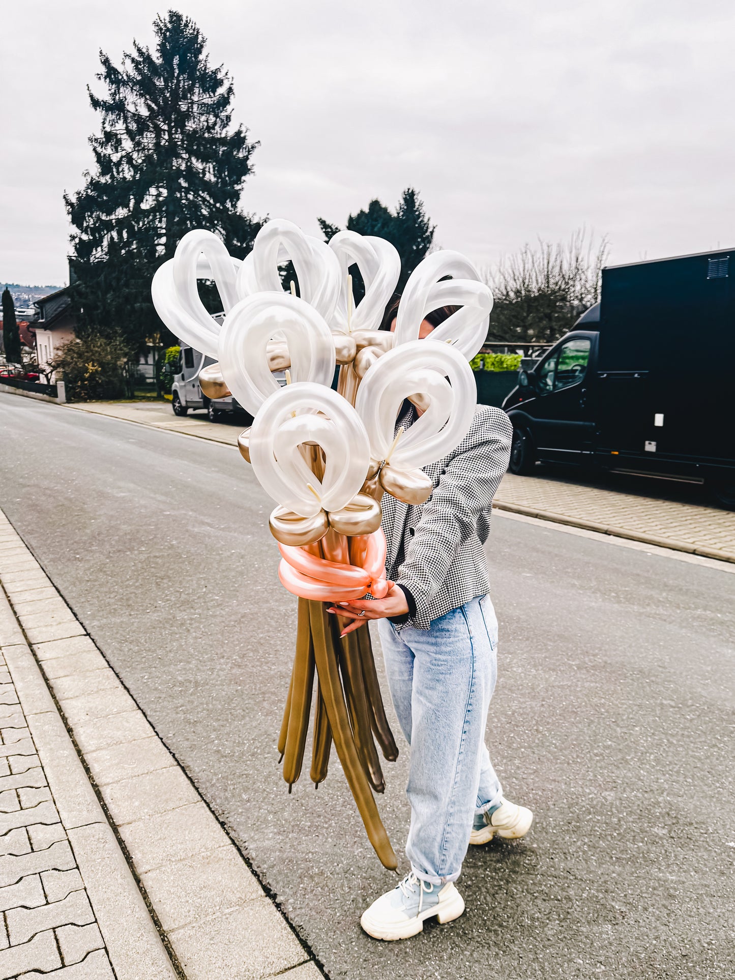 Calla Lily Balloon Bouquets - Bold Tenderness