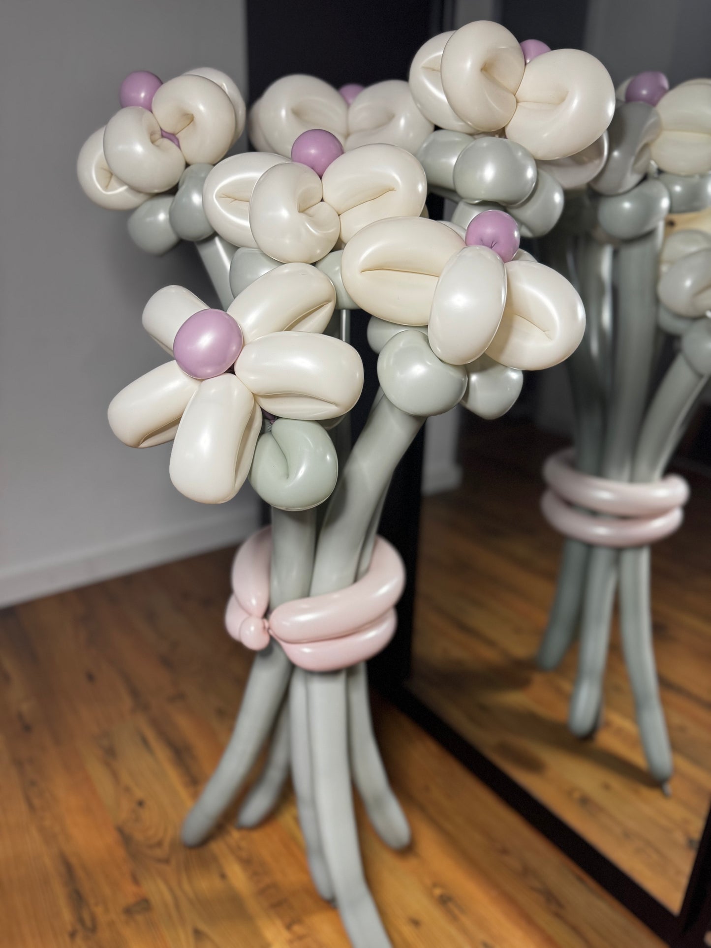Daisy Balloon Bouquets - Powdery Elegance