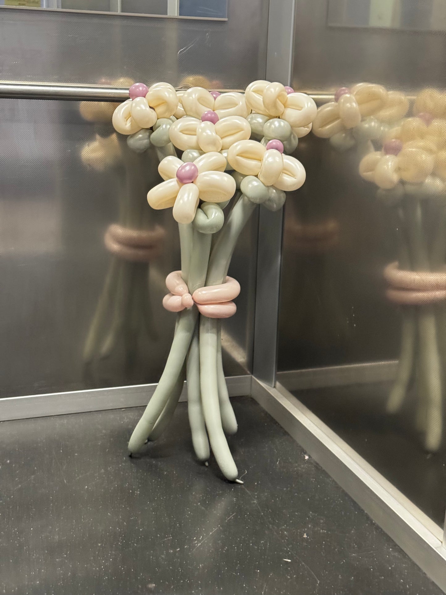 Daisy Balloon Bouquets - Powdery Elegance
